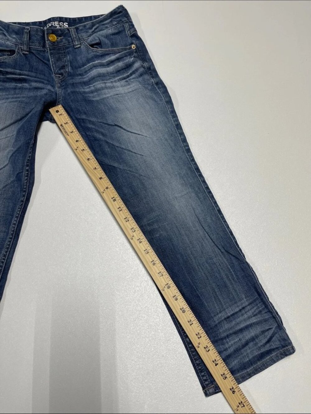 Express Y2K Wide-Leg Jeans in Medium Blue Wash - Picture 10 of 10